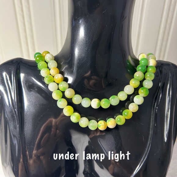 Persian Chalcedony 8mm Stretchable Necklace - Picture 3 of 4